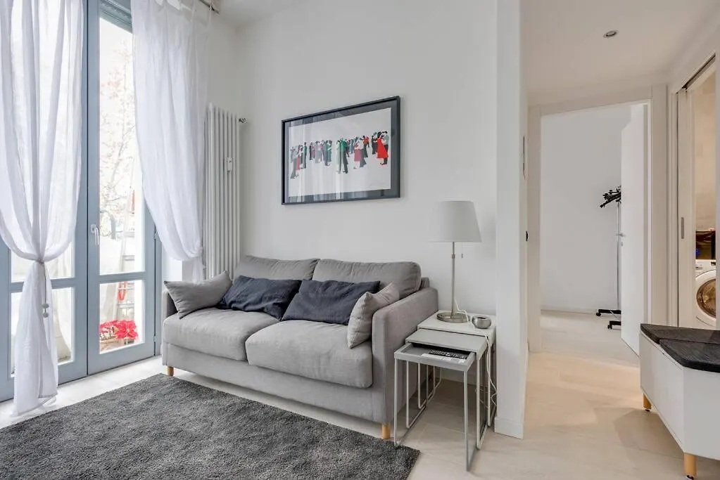 Apartment Easylife - L Abbraccio Dell Affascinante P Romana Milan